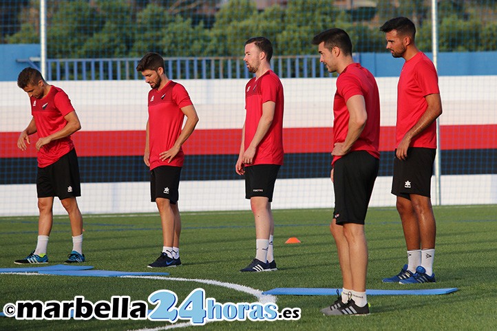 La UD San Pedro inicia la pretemporada sobre el nuevo césped del Municipal