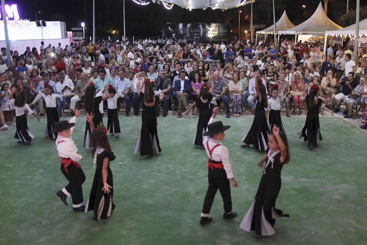 La Feria de Nueva Andalucía arranca con excelente ambiente en su nuevo recinto