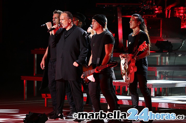 Miguel Bosé repasa 40 años de carrera en una noche eterna en Marbella