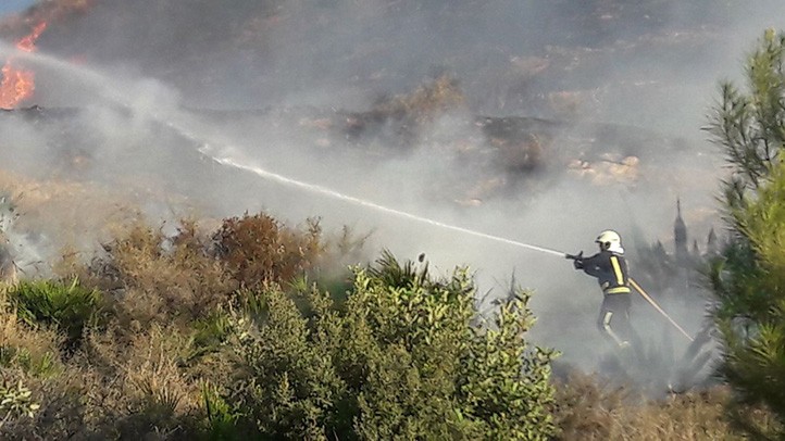 El Cuerpo de Bomberos controla dos incendios en Marbella y Benahavís