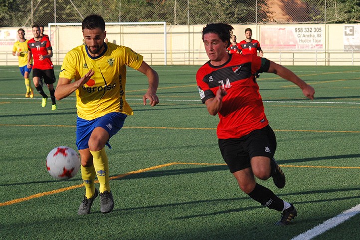 El San Pedro sigue sin sumar fuera y cae por la mínima (1-0) en Huétor Tájar