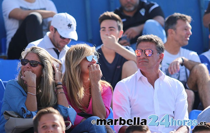 Míchel acude al Municipal de Marbella para ver a Kuki Zalazar