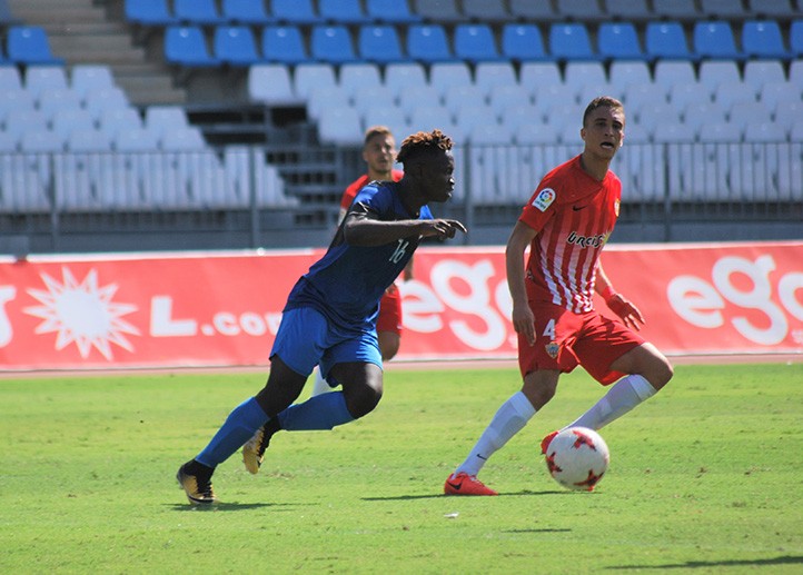 El San Pedro asalta el campo del Almería B para someter al líder (0-1)