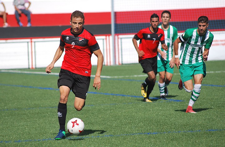 San Pedro y Atarfe empatan (0-0) en un duelo marcado por el árbitro