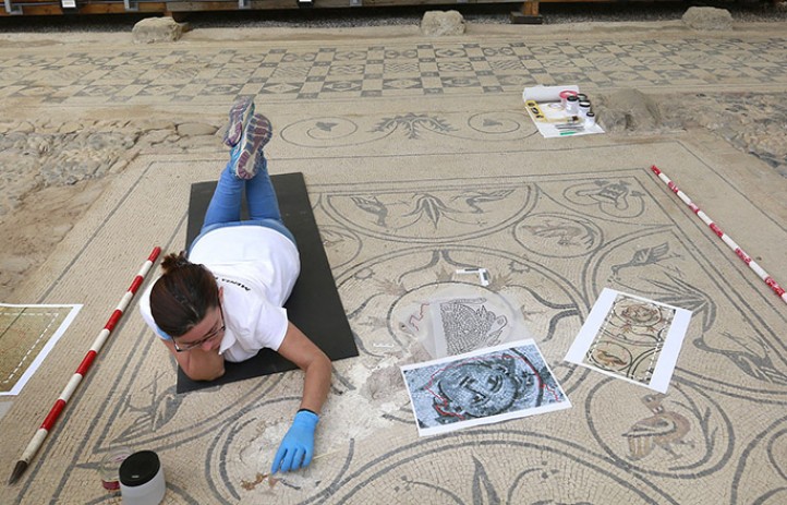 Arranca la restauración de la Medusa en la Villa Romana de Río Verde
