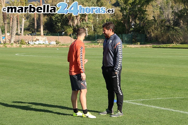Estévez: "Mi intención es continuar con la plantilla que tenemos hasta el final"