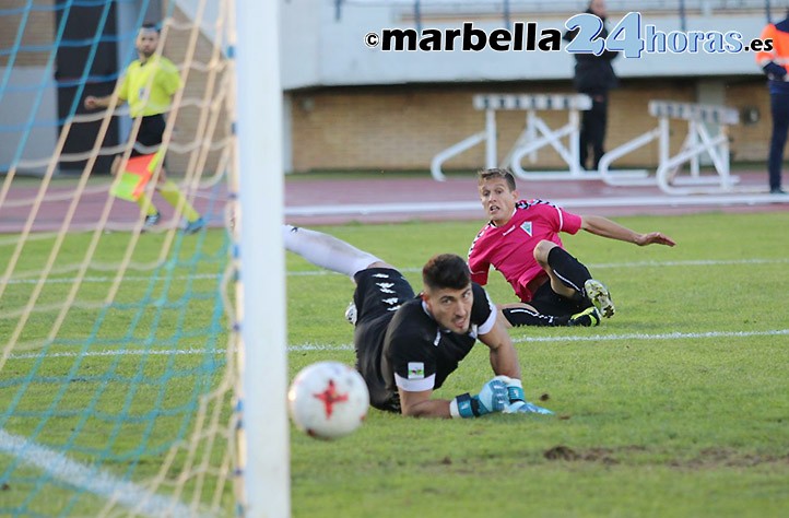 El Marbella se pone segundo tras un gran triunfo en San Fernando (1-3)