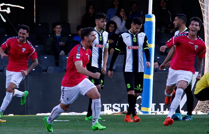 El Marbella FC asalta (0-1) el liderato en Cartagena con un golazo de Indiano