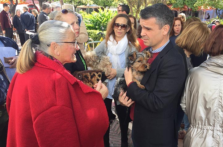 El PSOE exige la retirada del pliego que permite sacrificar mascotas