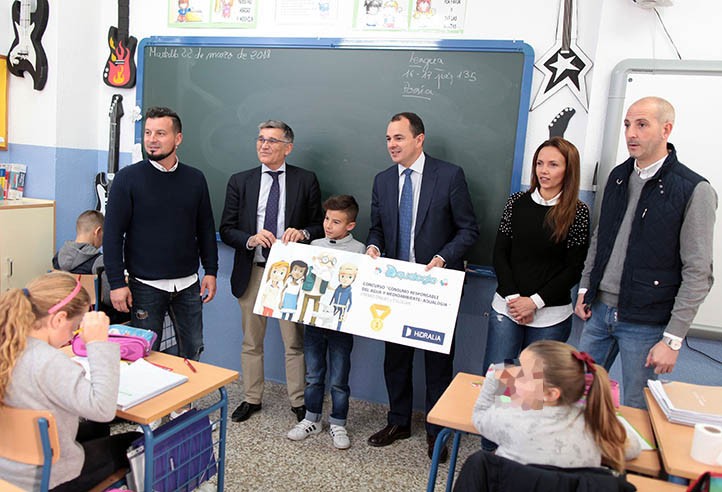 Dos alumnos del María Auxiliadora y del Mayoralas ganan el concurso Aqualogía