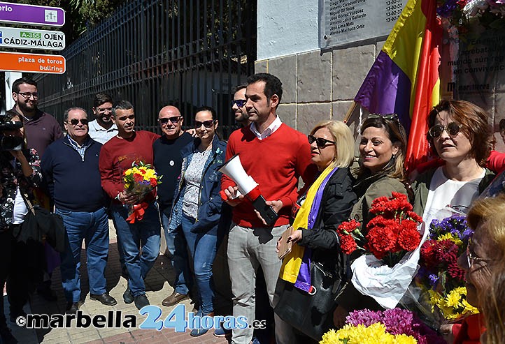 Marbella celebra el día de la República y recuerda a los represaliados