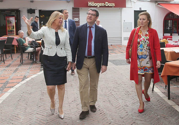El ministro de Turismo deja en Marbella el "impulso" a un convenio de 2014