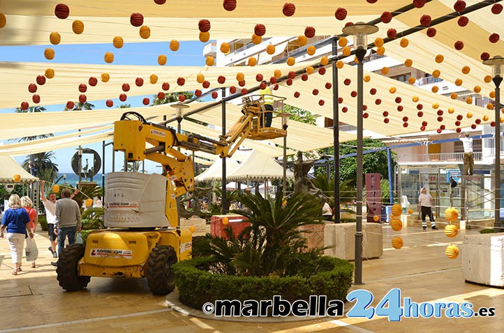 Últimos retoques para que la Feria de Marbella arranque este martes