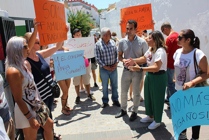 Solicitan al Ayuntamiento un espacio para comedor en el colegio El Carmen