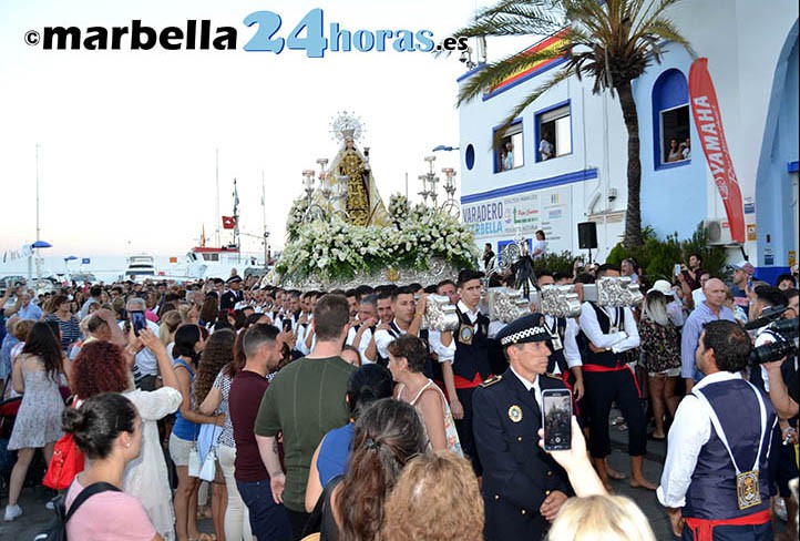 Marbella se vuelca en las calles para arropar a la Virgen del Carmen