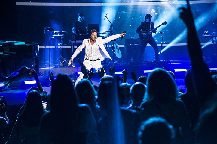 Derroche de energía, fuerza y garra de David Bisbal en Marbella