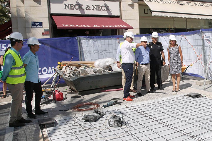 Marbella acomete en pleno verano obras en el centro de Puerto Banús