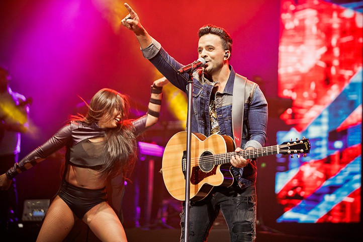 El huracán Luis Fonsi revoluciona Marbella a golpe de ritmos latinos