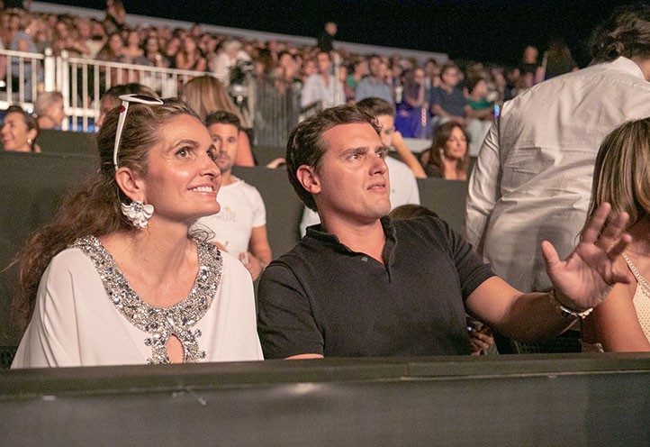 Albert Rivera se pasa por Marbella para ver a Miguel Poveda en Starlite