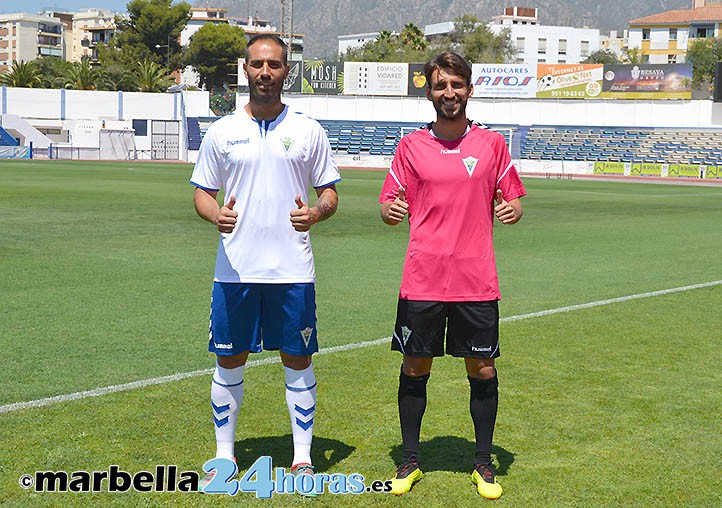 El Marbella FC recupera el pantalón azul y logra patrocinador nuevo