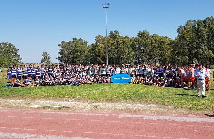 Buena imagen de los equipos sub-16 y sub-18 del Trocadero Marbella RC