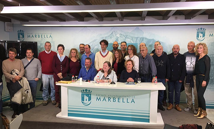 Los trabajadores municipales exigen a PP y OSP que paren las privatizaciones