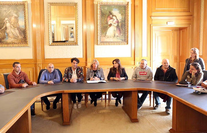 Los sindicatos rinden pleitesía a Muñoz a las puertas de las municipales