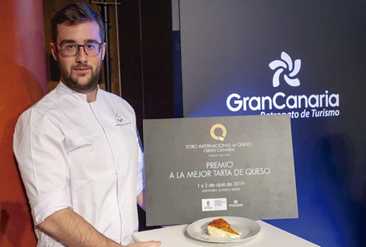 El marbellí Fernando Alcalá cocina la mejor tarta de queso de España