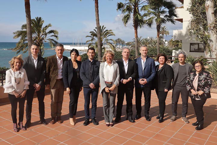 La plataforma por el deporte se retrata al entrar Agüera en la lista del PP