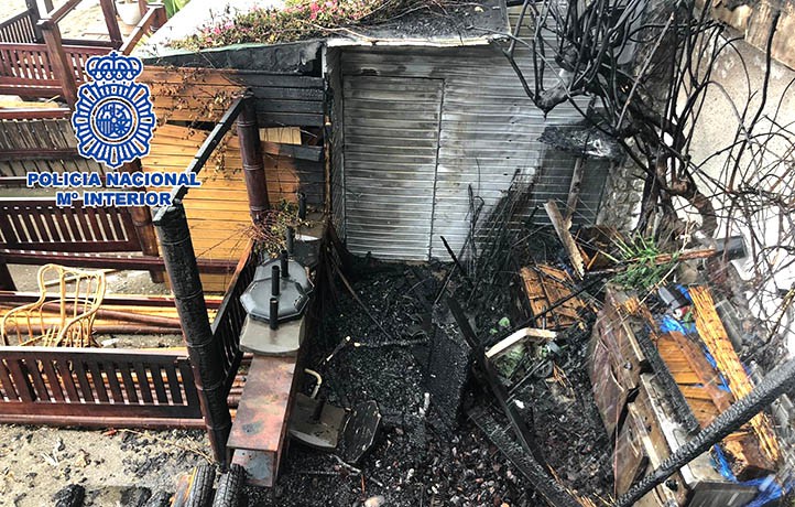 Un detenido tras el nuevo incendio de un chiringuito en Marbella