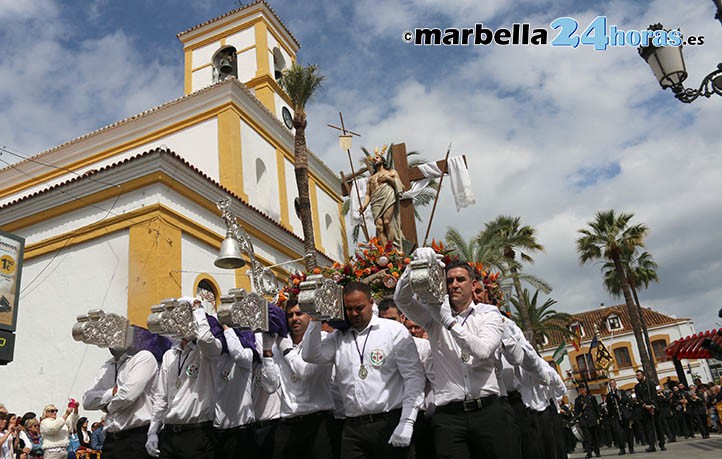 El Resucitado no teme a la lluvia en San Pedro y completa su procesión
