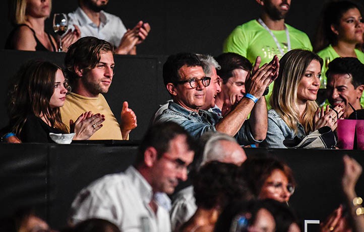 Antonio Banderas disfruta en Marbella con el concierto de Il Divo en Starlite