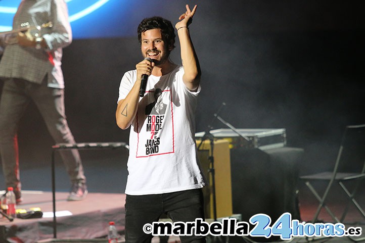 Marbella baila, salta y disfruta con el derroche de energía de Taburete