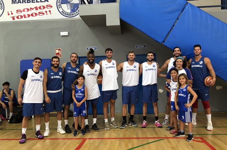 El CB Marbella inicia la pretemporada arropado por la cantera azulona