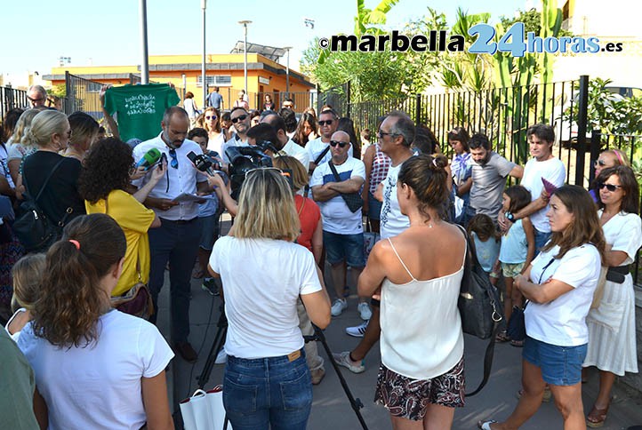 Indignación y dudas entre los padres con las aulas provisionales en Xarblanca