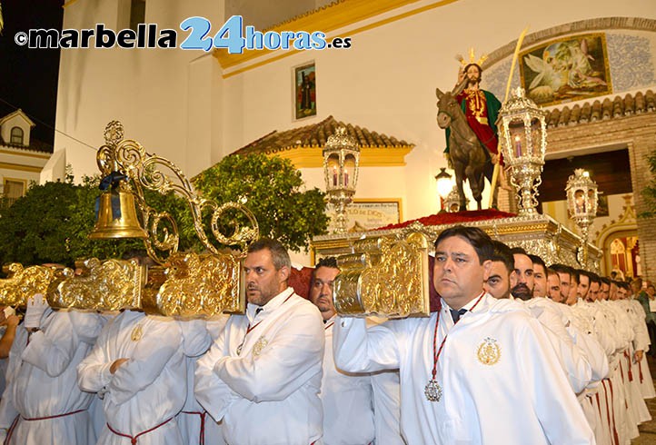 Brillante procesión de la Pollinica por Marbella en su 50º aniversario