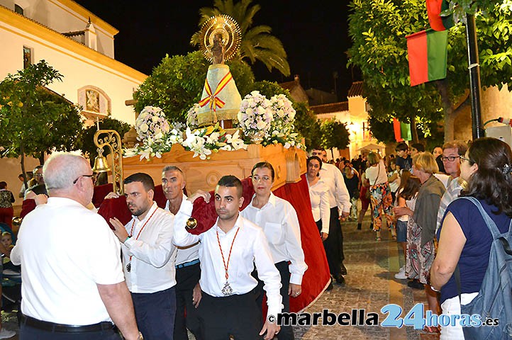 La Virgen del Pilar recorre las calles de Marbella sin la Guardia Civil