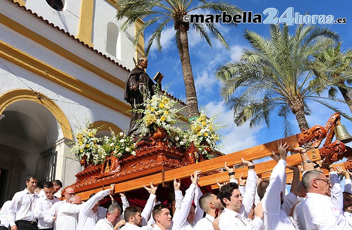 San Pedro Alcántara disfruta del día del patrón bajo un sol radiante
