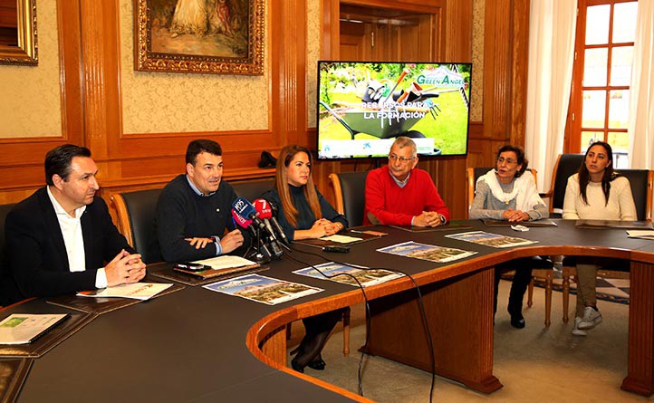 Marbella impulsa un proyecto piloto para mejorar la empleabilidad en El Ángel