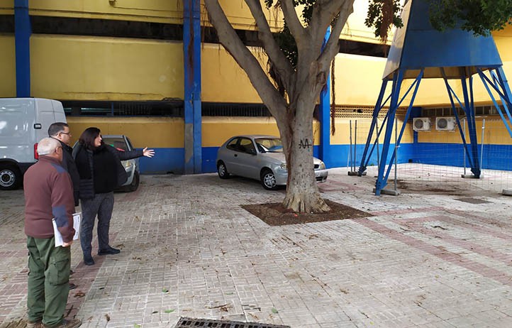 El PSOE exige que se arreglen las torretas del Municipal de Marbella 