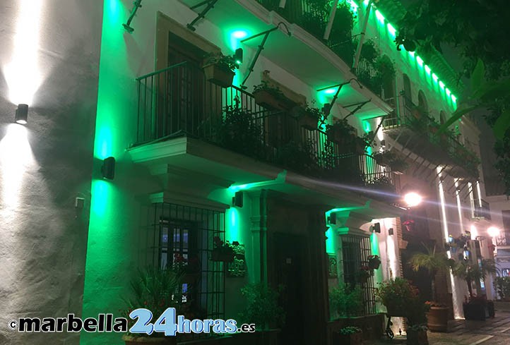Marbella se tiñe de verde esperanza en el Día Mundial contra el Cáncer