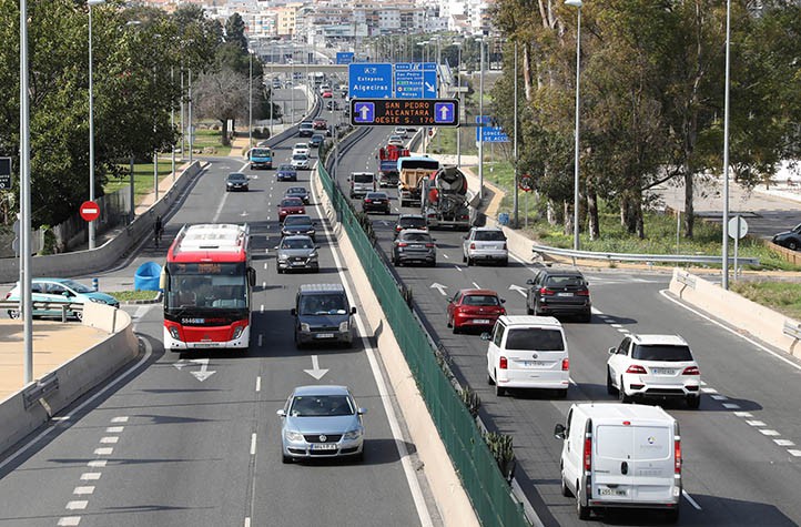 El PP reclama ahora el tercer carril en Puerto Banús que nunca hizo Rajoy