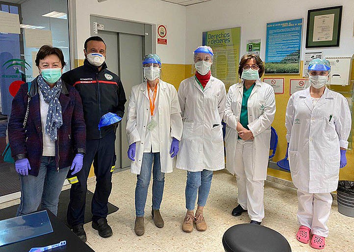 Voluntarios de Marbella crean en 3D protectores contra el coronavirus