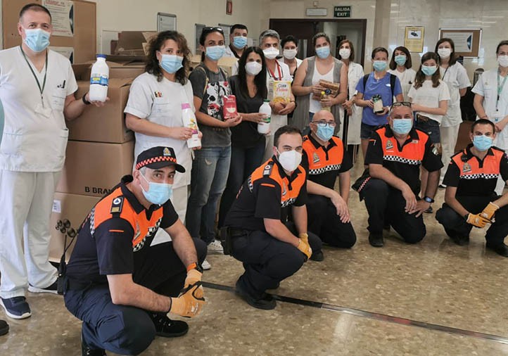 Sanitarios del Costa del Sol recogen alimentos para personas necesitadas