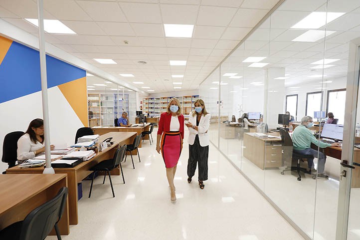 Marbella cambia una biblioteca por nuevas oficinas para áreas municipales