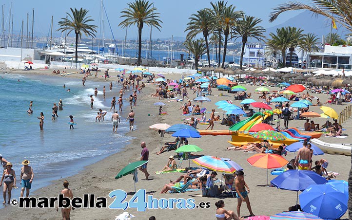 La Junta notifica este lunes 23 positivos más en Marbella tras un segundo brote