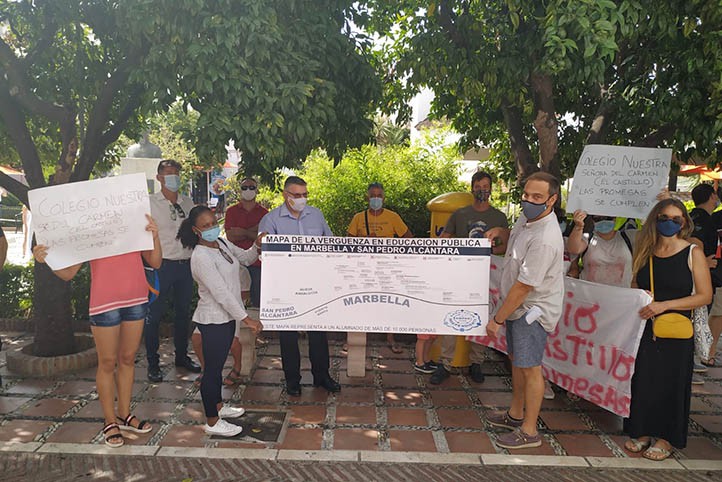 Las ampas de Marbella se manifiestan con el "mapa de la vergüenza"