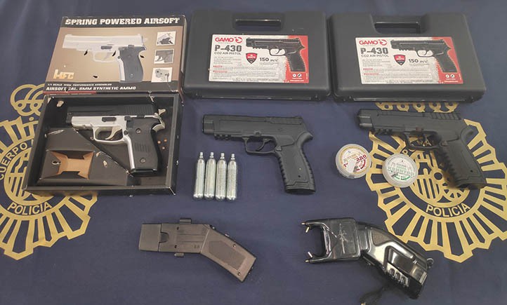 Tres detenidos en Marbella por amenazar con una pistola a un vigilante