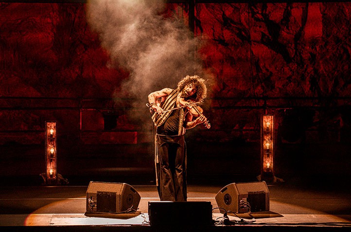 Ara Malikian derrocha en Marbella talento y humor a partes iguales