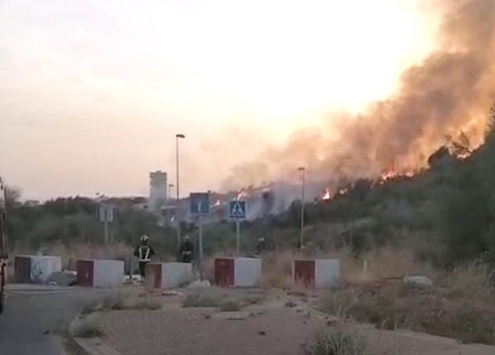 Declarado un incendio en un paraje de Las Chapas en Marbella